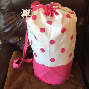 NWT Buckhead Betties Polka Dot Cinch Laundry Tote!